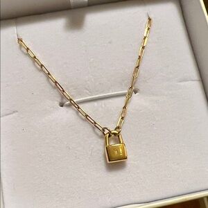 Chic Gold Padlock Necklace
